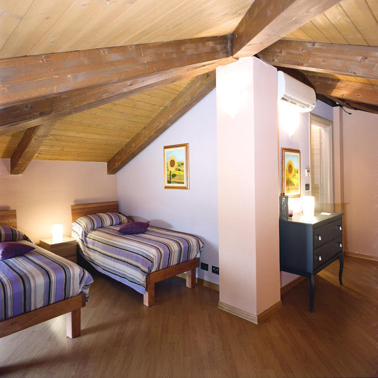 Tenuta Roletto Cuceglio Δωμάτιο φωτογραφία