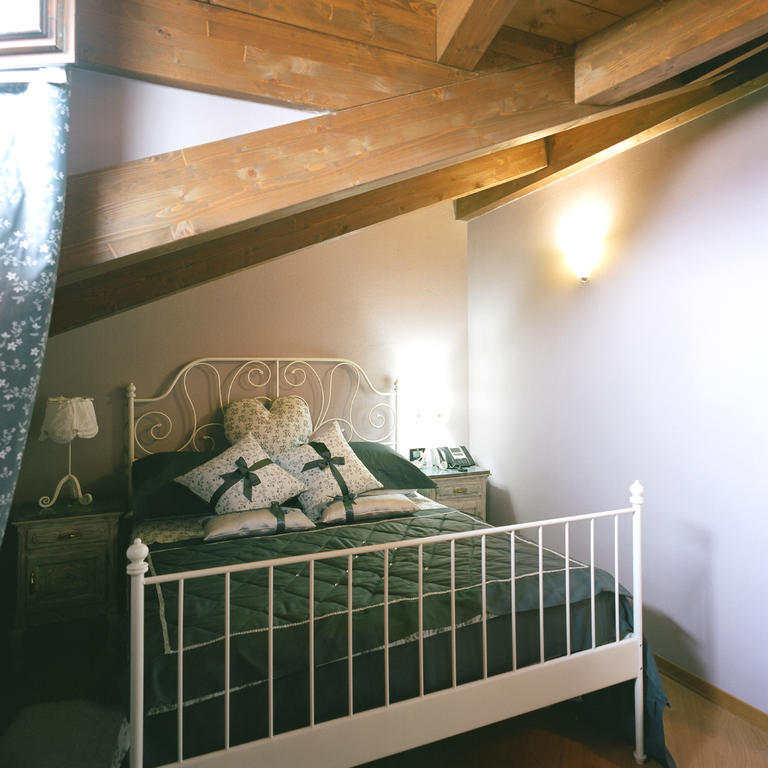 Tenuta Roletto Cuceglio Δωμάτιο φωτογραφία